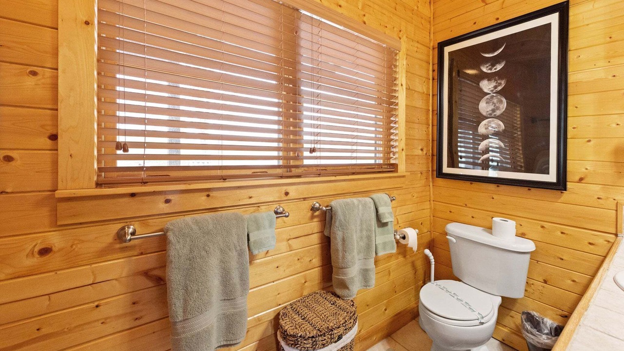Photo of Bathroom in Piney Creek
