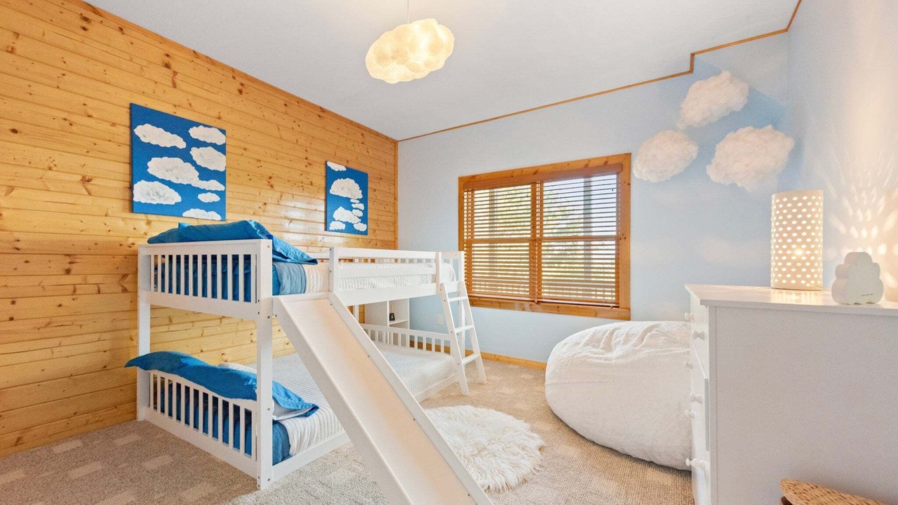 Photo of Bedroom in Piney Creek