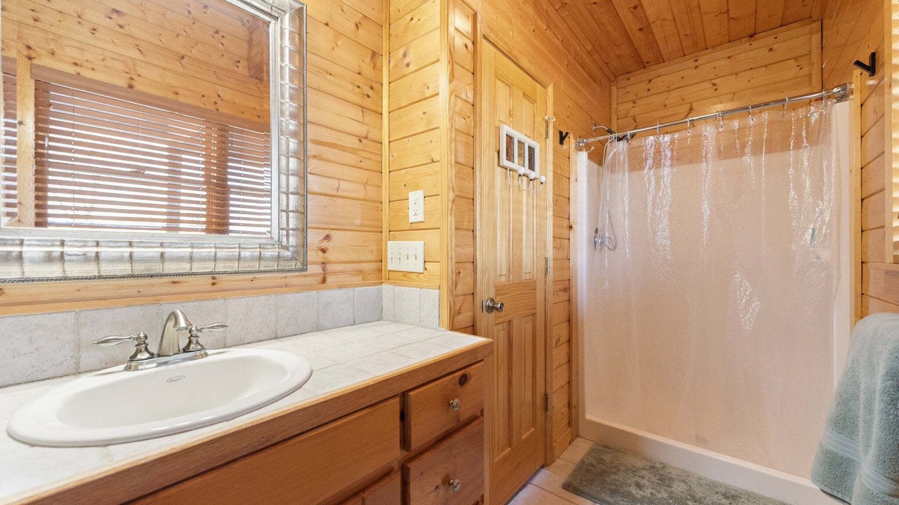 Photo of Bathroom in Piney Creek