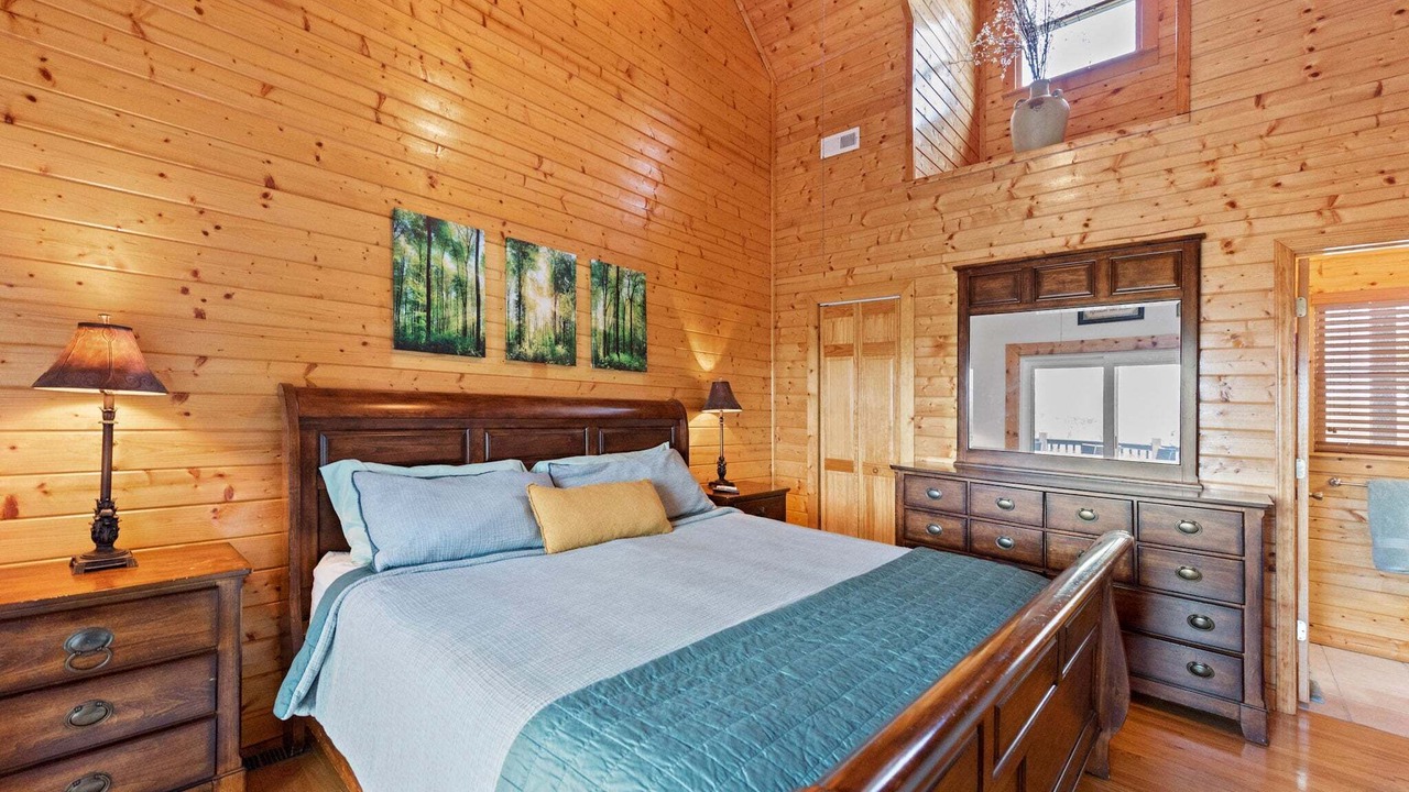 Photo of Bedroom in Piney Creek