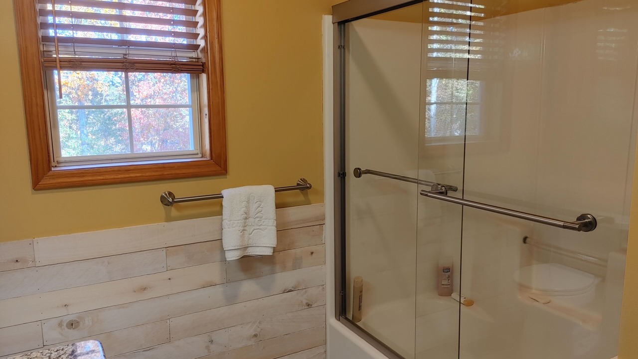 Photo of Bathroom in Blairsville