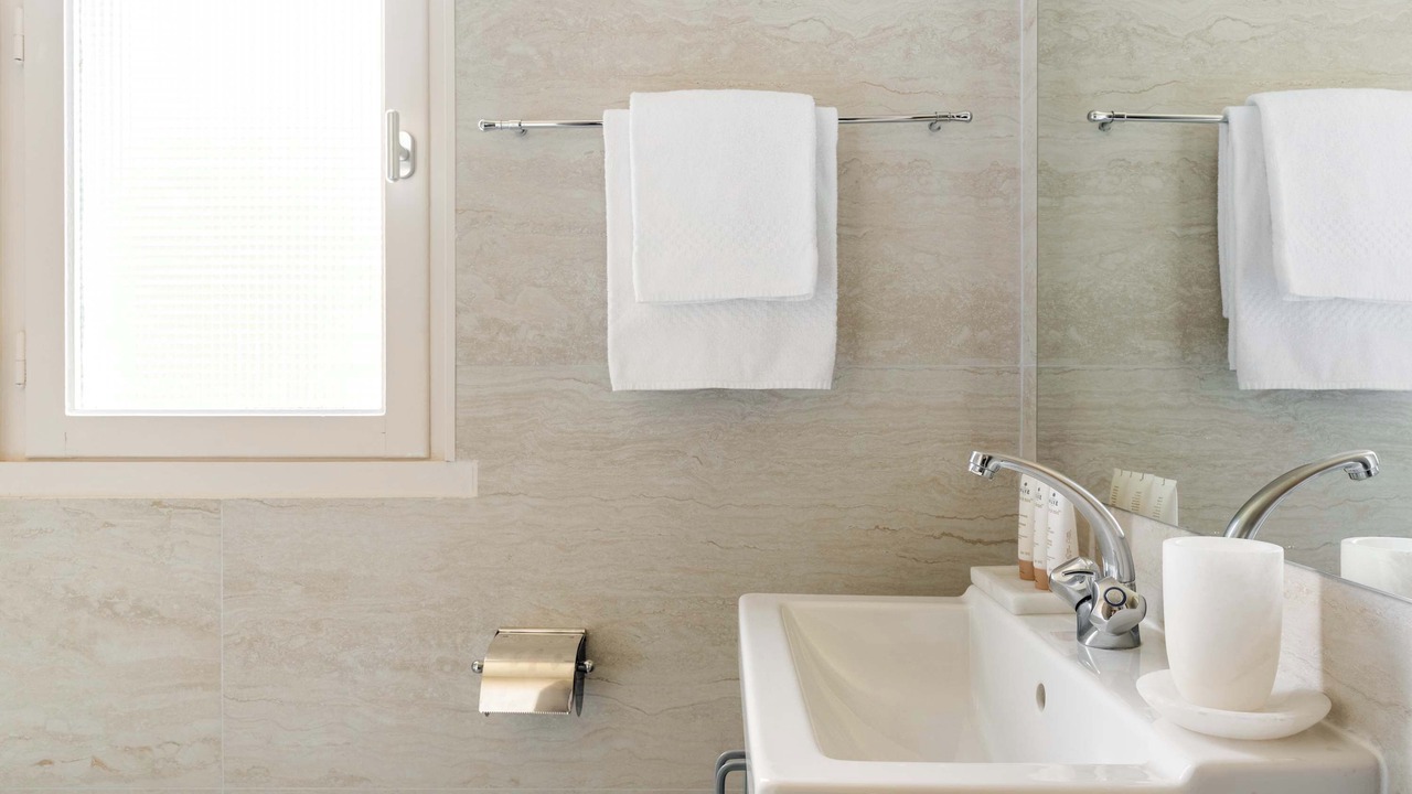 Photo of Bathroom in Arsenal