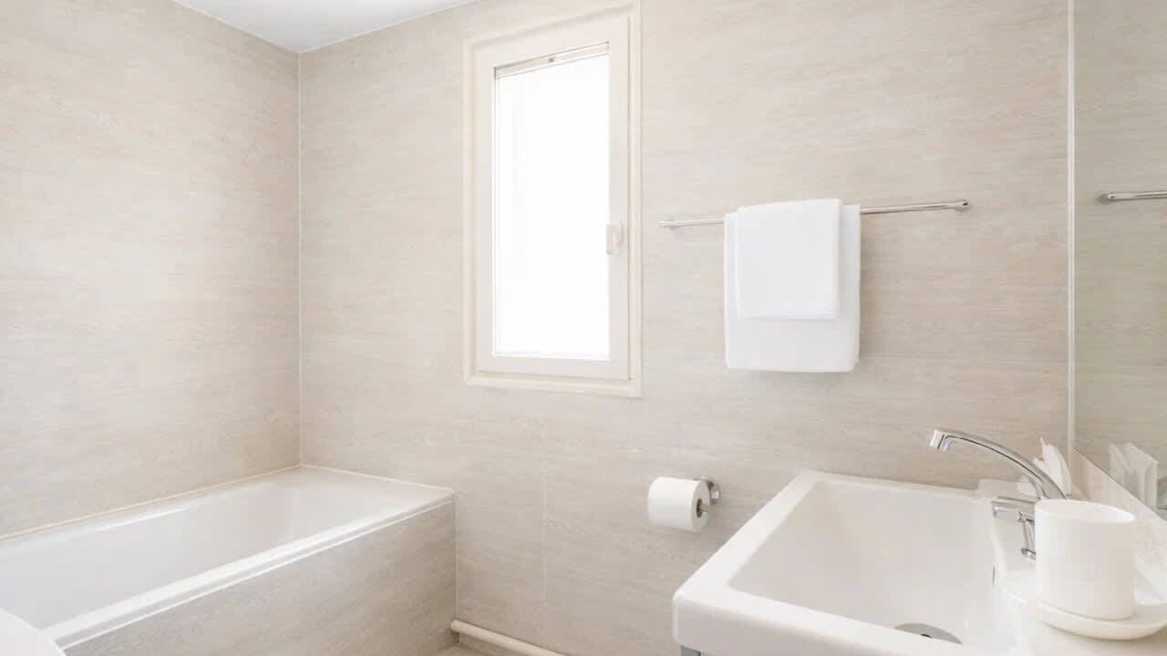 Photo of Bathroom in Arsenal