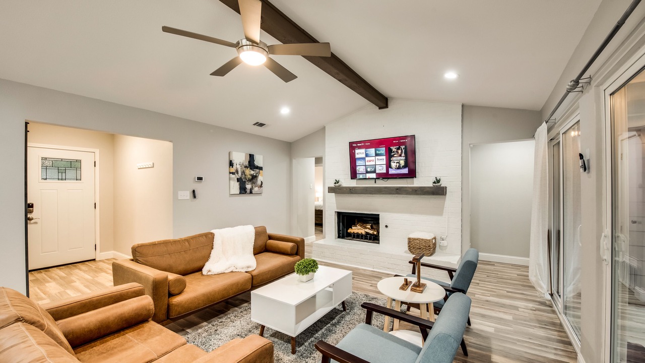 Photo of Livingroom in Lewisville