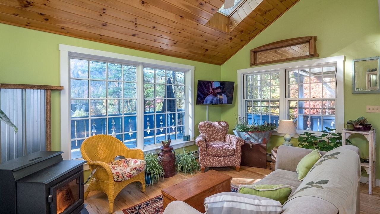 Photo of Livingroom in Greenwood