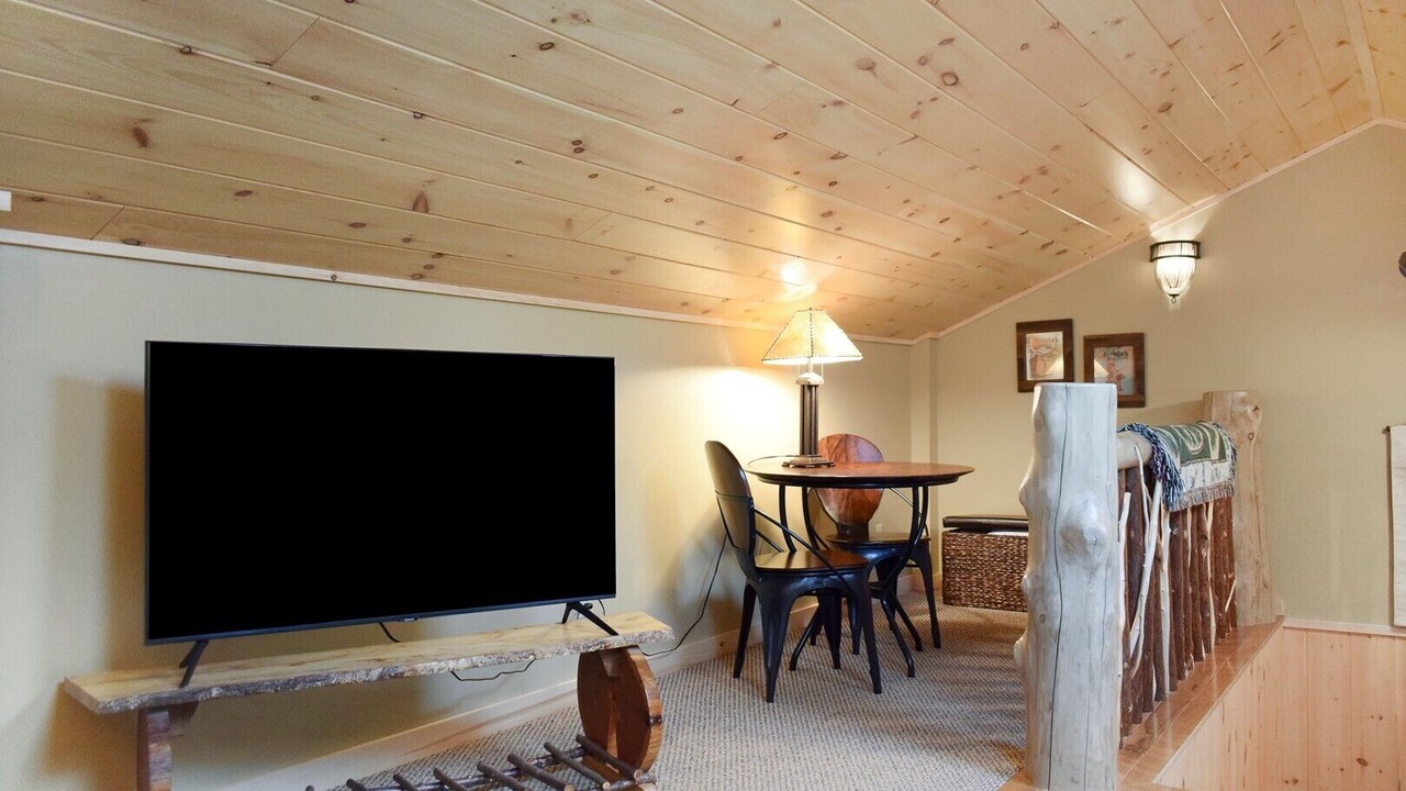 Photo of Bedroom in Inlet