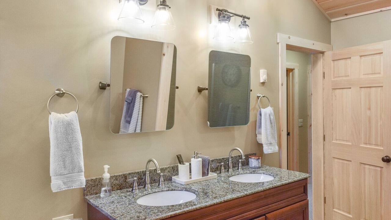 Photo of Bathroom in Inlet