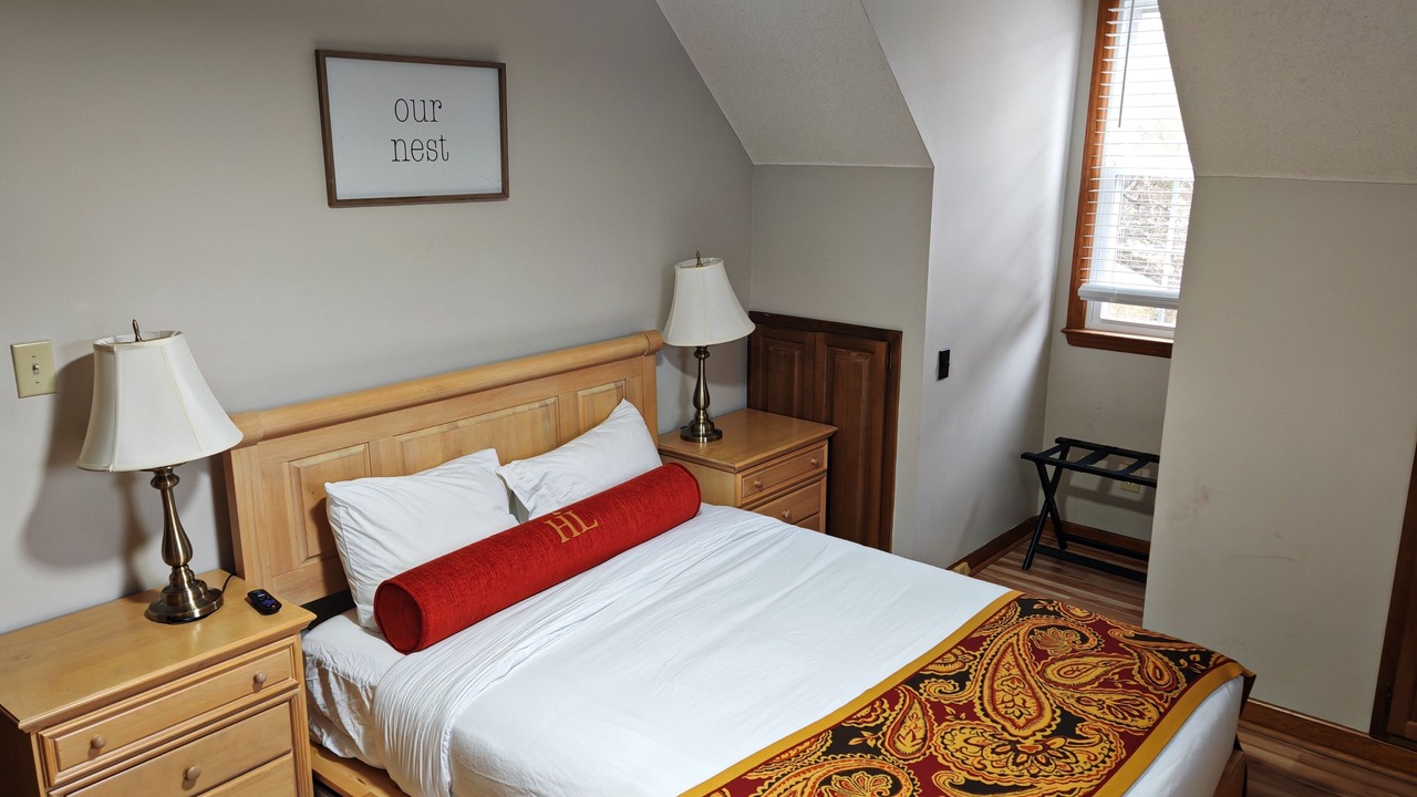 Photo of Bedroom in Apex