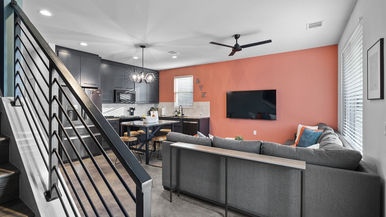 Photo of Livingroom in Montopolis