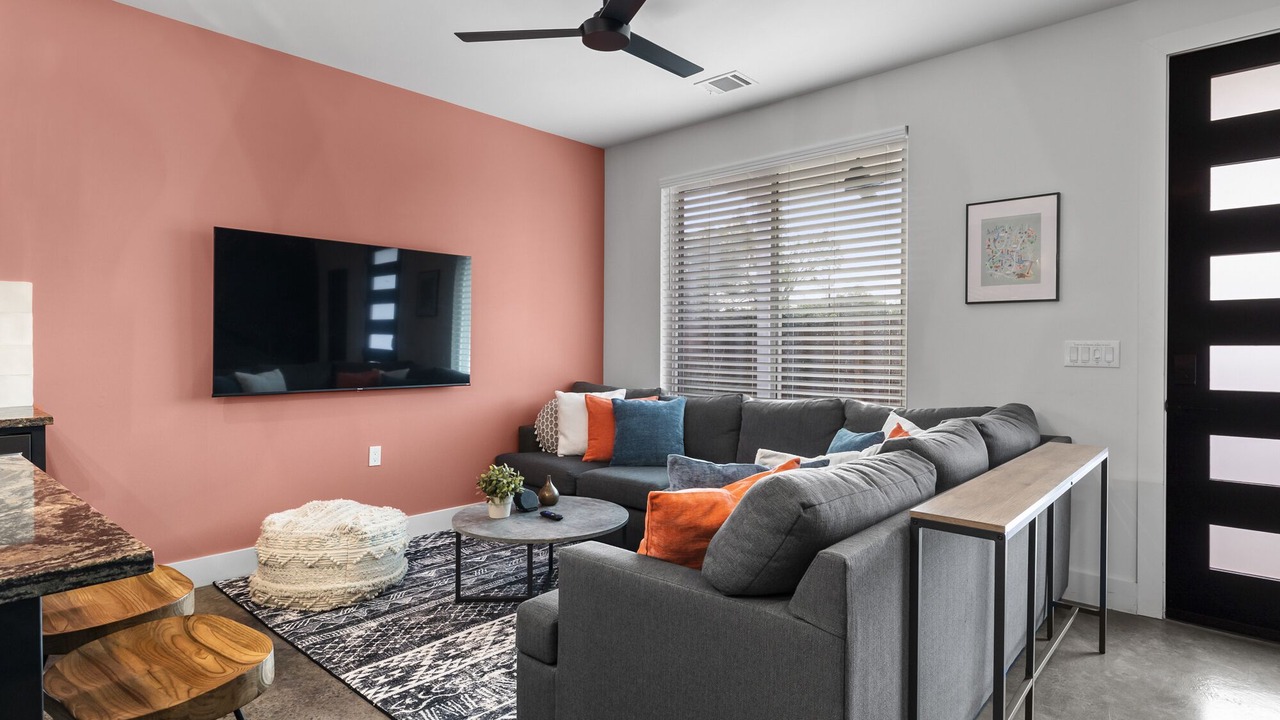 Photo of Livingroom in Montopolis