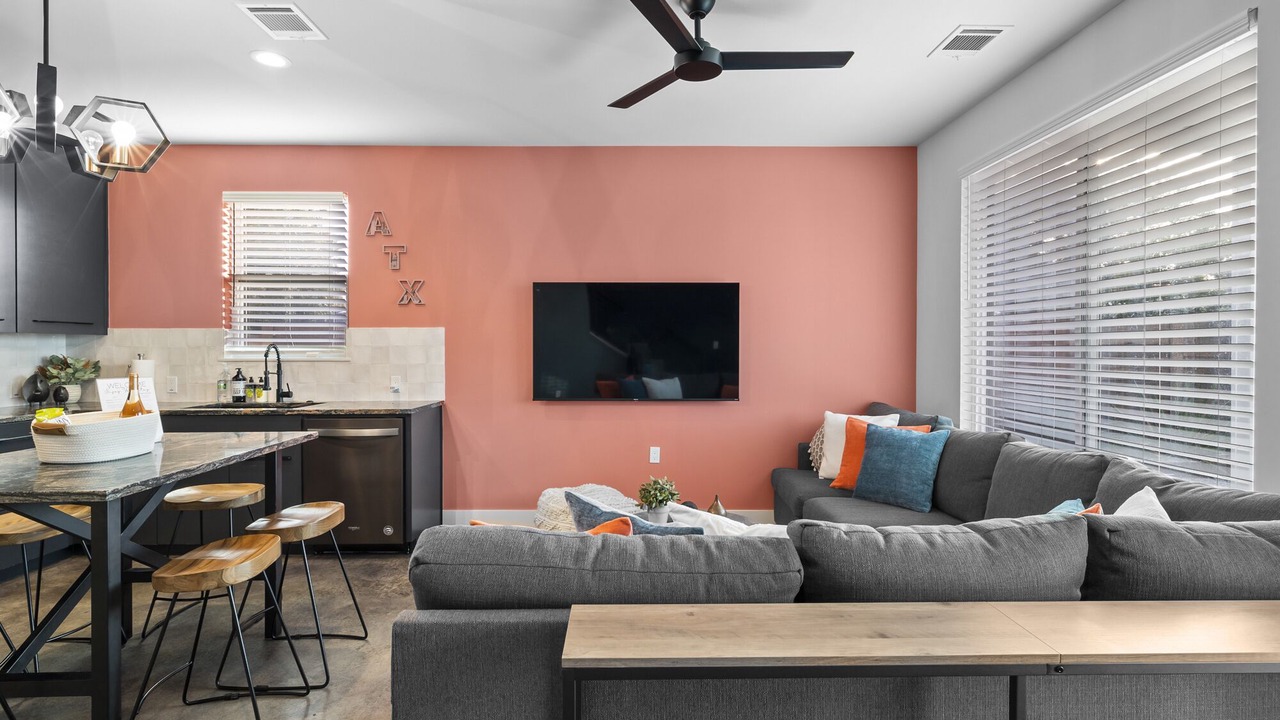 Photo of Livingroom in Montopolis