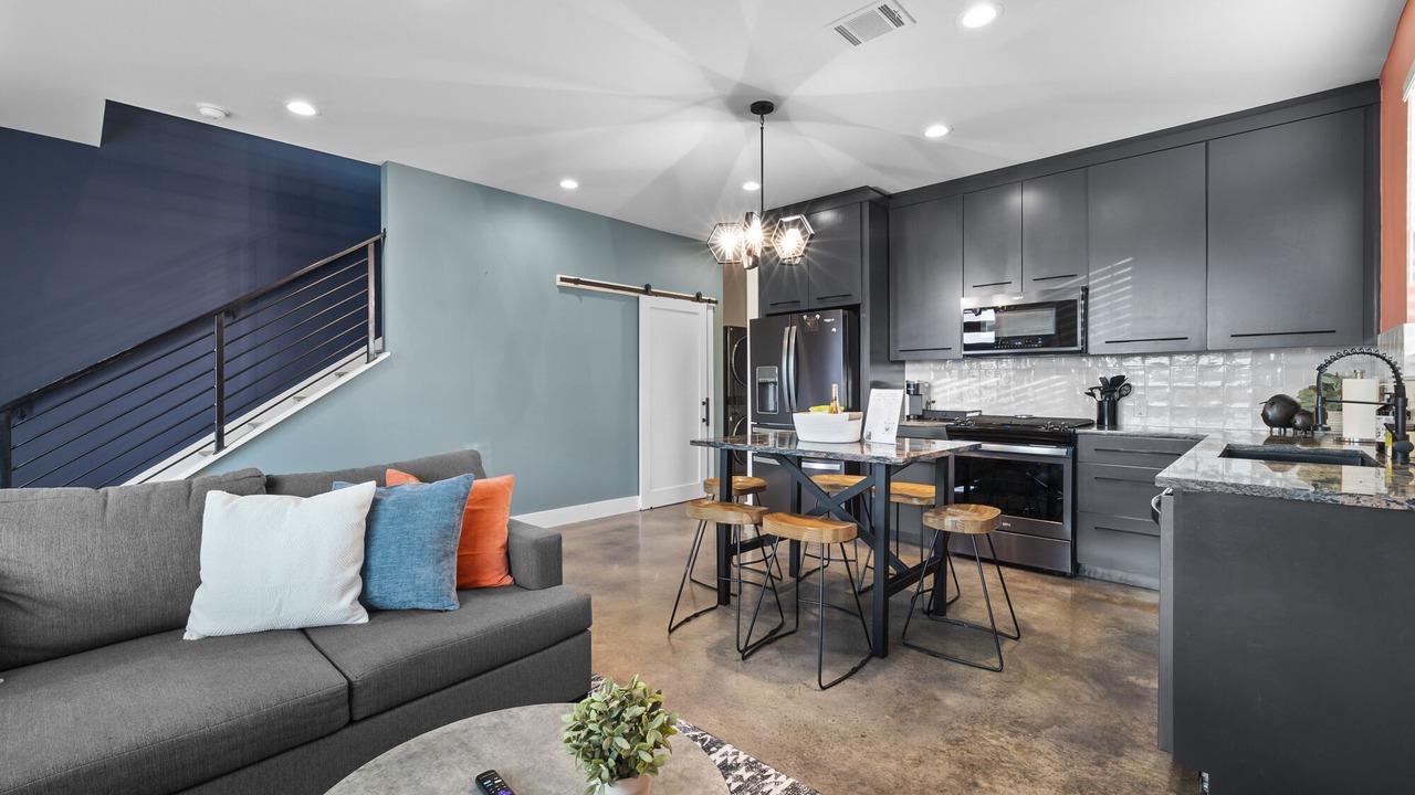 Photo of Livingroom in Montopolis