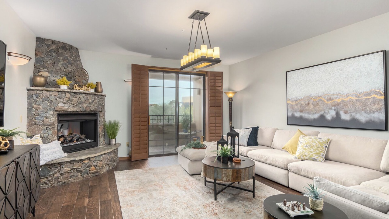 Photo of Livingroom in Carefree