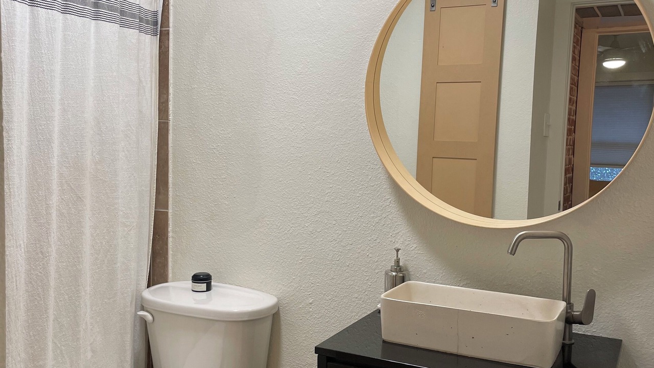 Photo of Bathroom in South River City