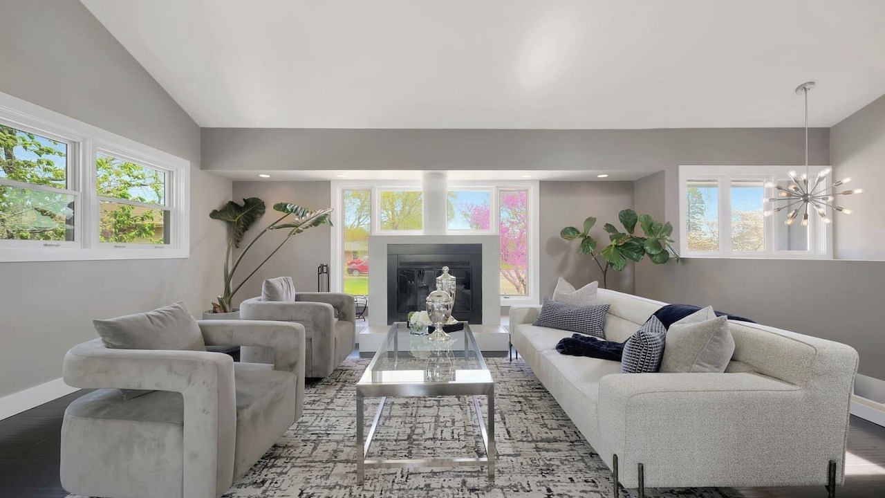 Photo of Livingroom in Champaign