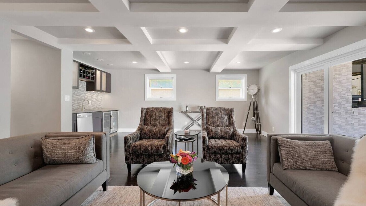 Photo of Livingroom in Champaign