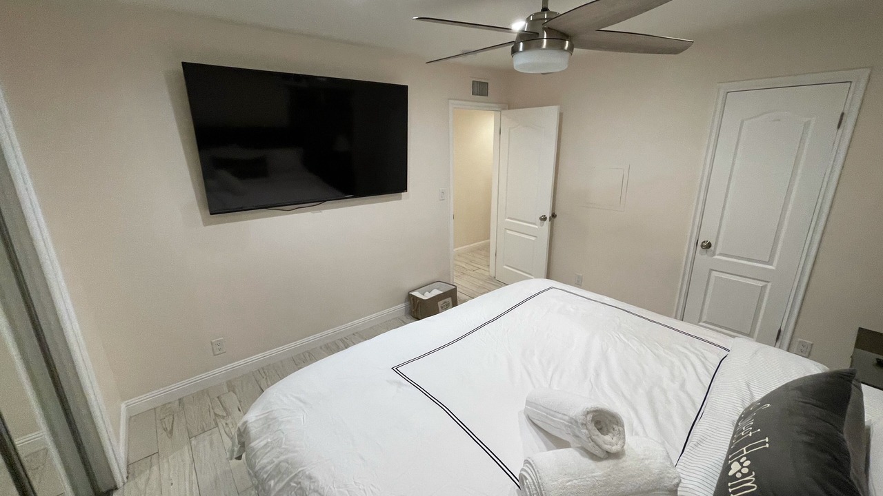 Photo of Bedroom in Canoga Park