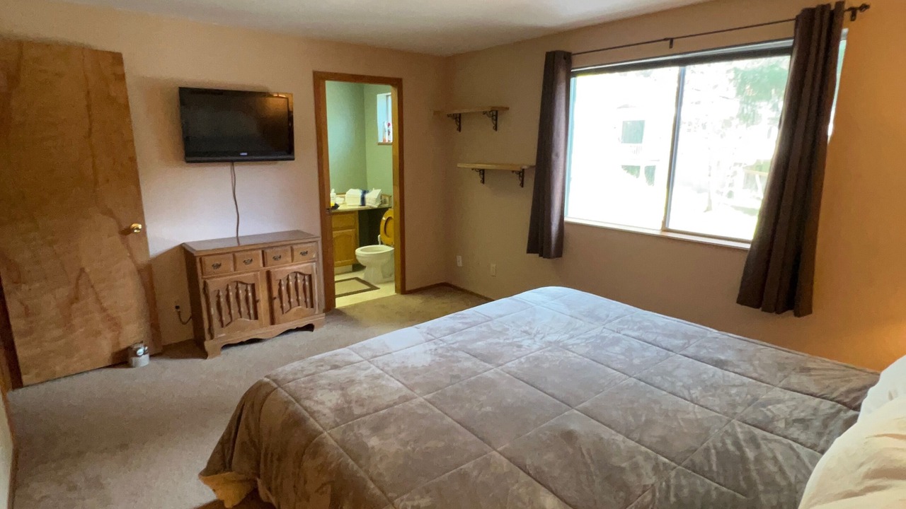 Photo of Bedroom in Willow Creek