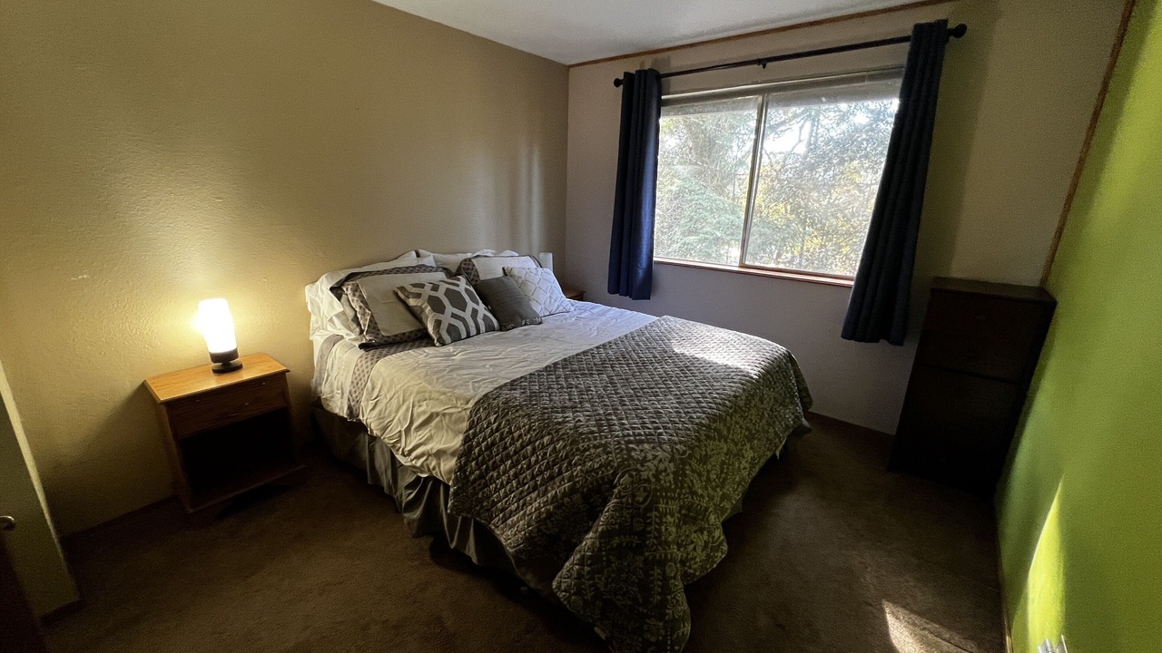 Photo of Bedroom in Willow Creek