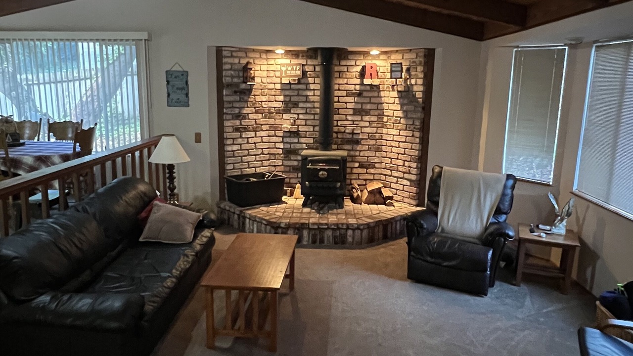Photo of Livingroom in Willow Creek