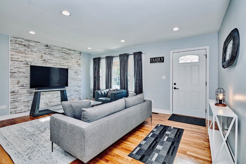 Photo of Livingroom in St. Charles