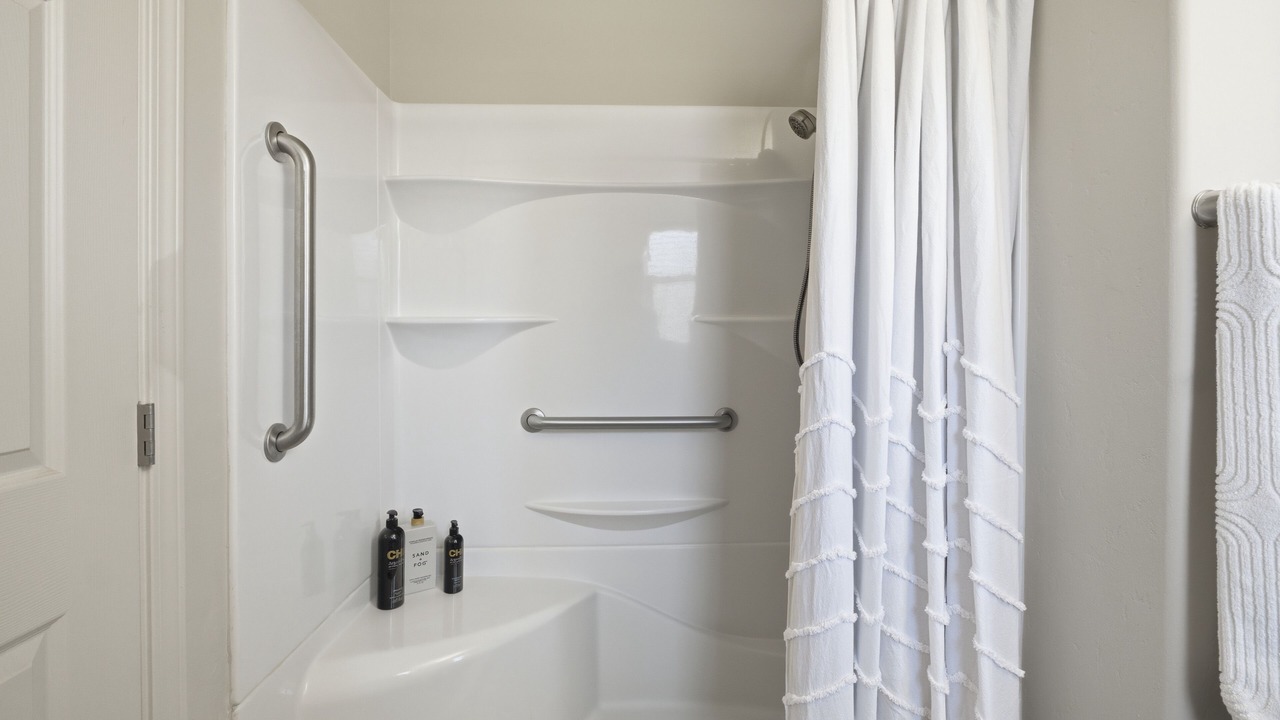 Photo of Bathroom in Alamogordo