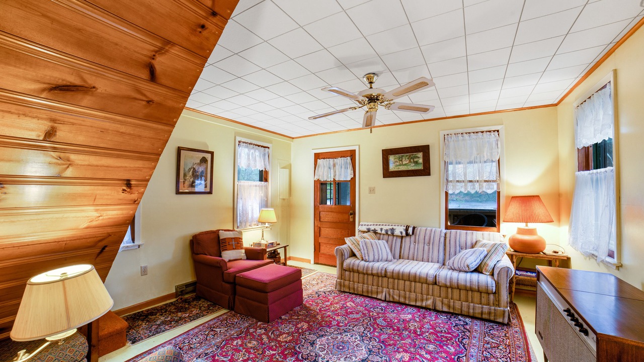 Photo of Livingroom in Chestertown