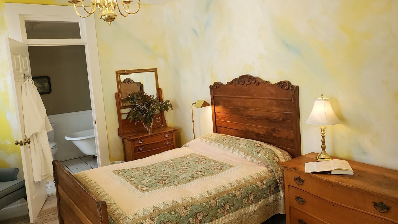 Photo of Bedroom in Cowan