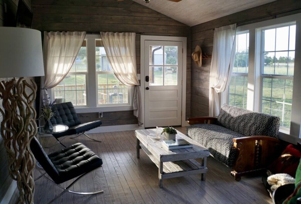 Photo of Livingroom in Round Top