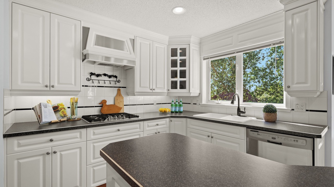 Photo of Kitchen in Southeast Calgary