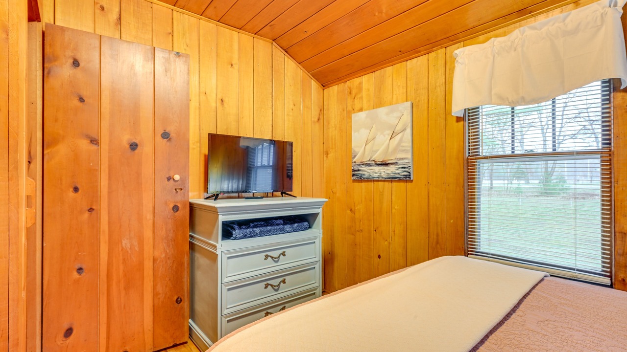 Photo of Bedroom in East Tawas