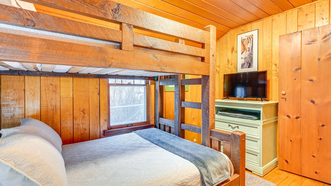 Photo of Bedroom in East Tawas