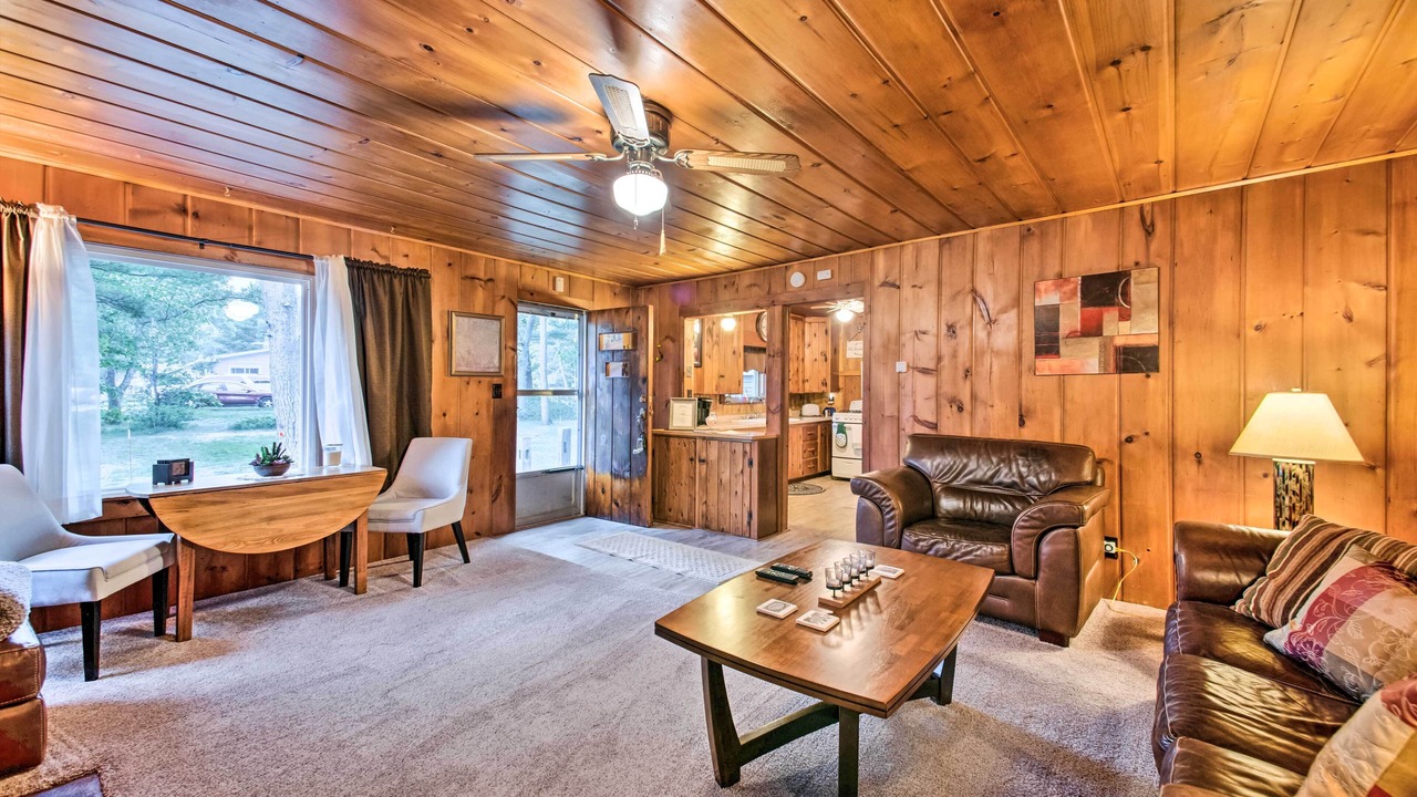 Photo of Livingroom in East Tawas