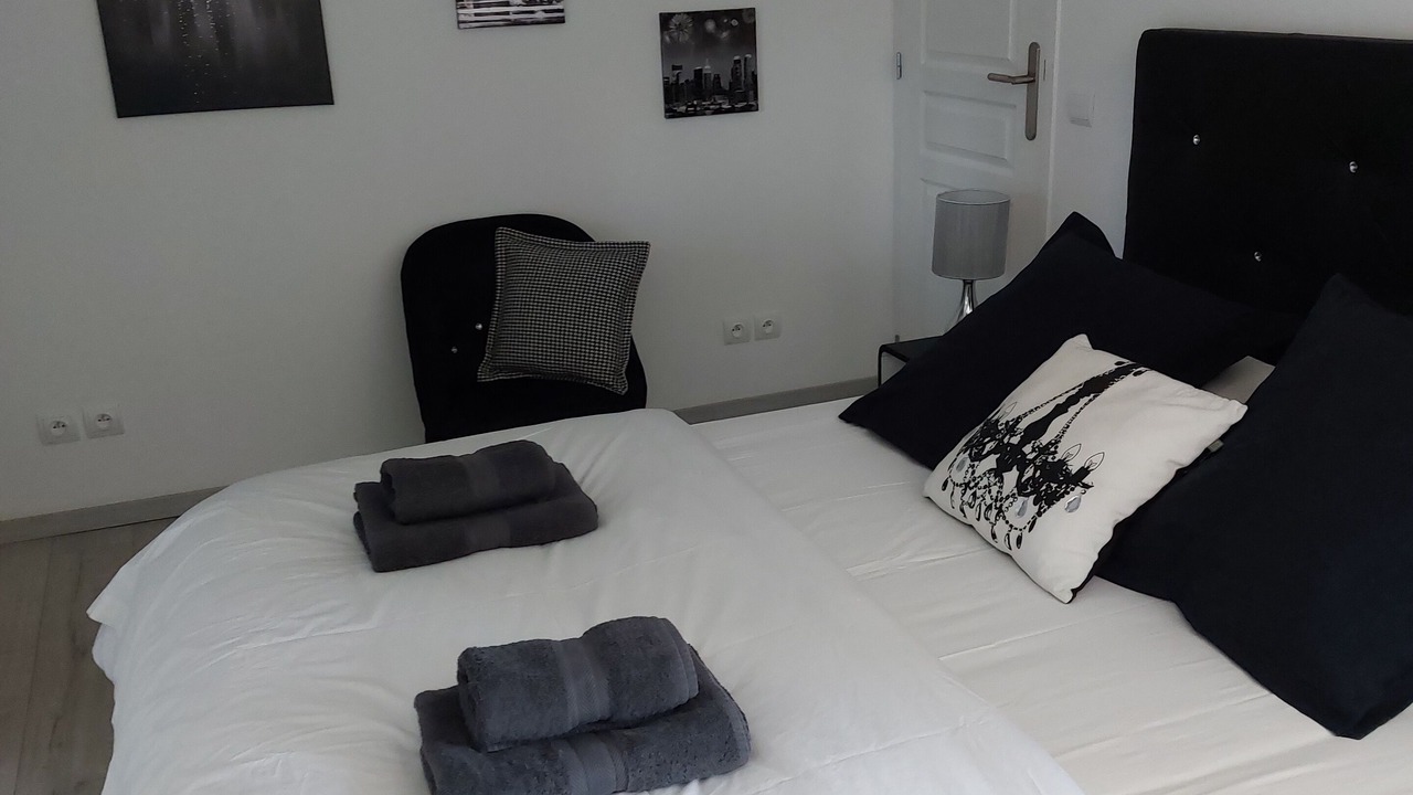 Photo of Bedroom in Saint-Romain-de-Jalionas