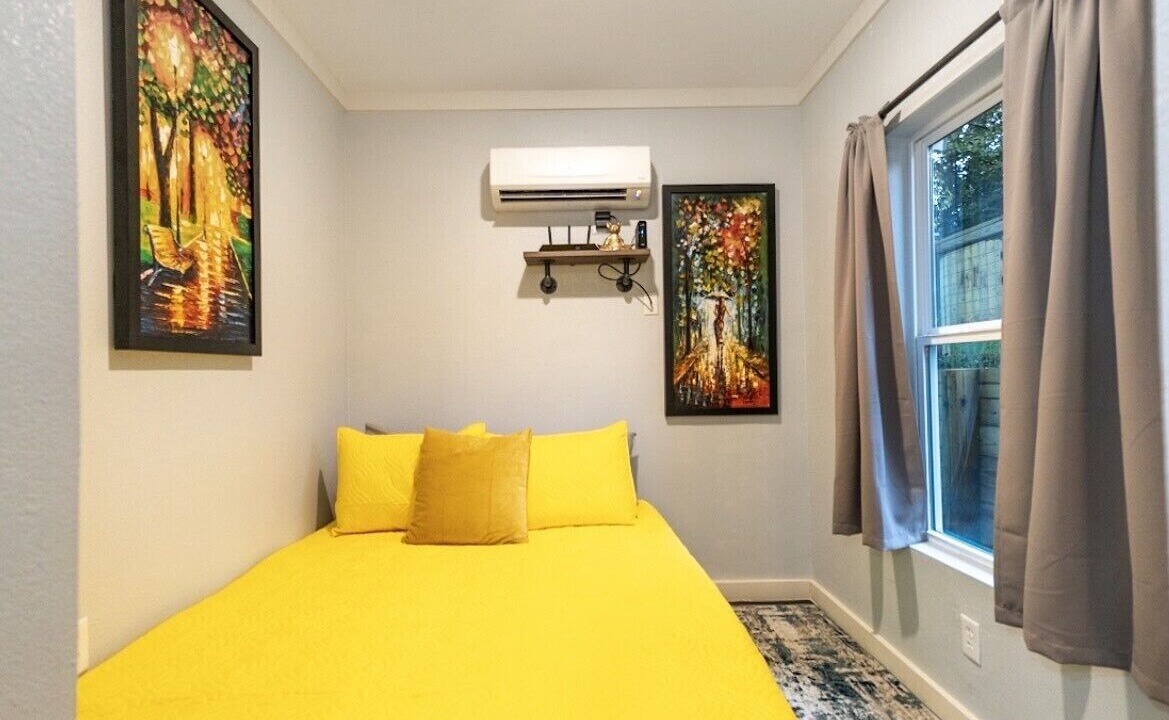 Photo of Bedroom in Hendersonville