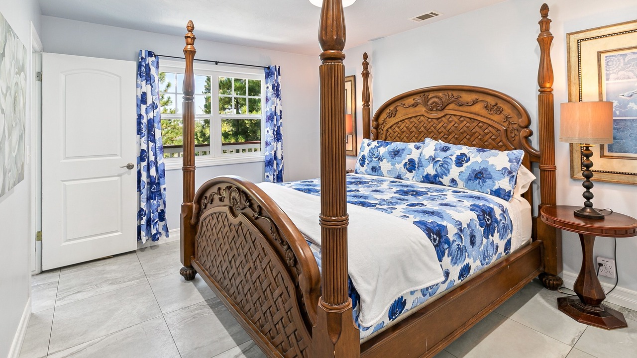 Photo of Bedroom in Lake Arrowhead