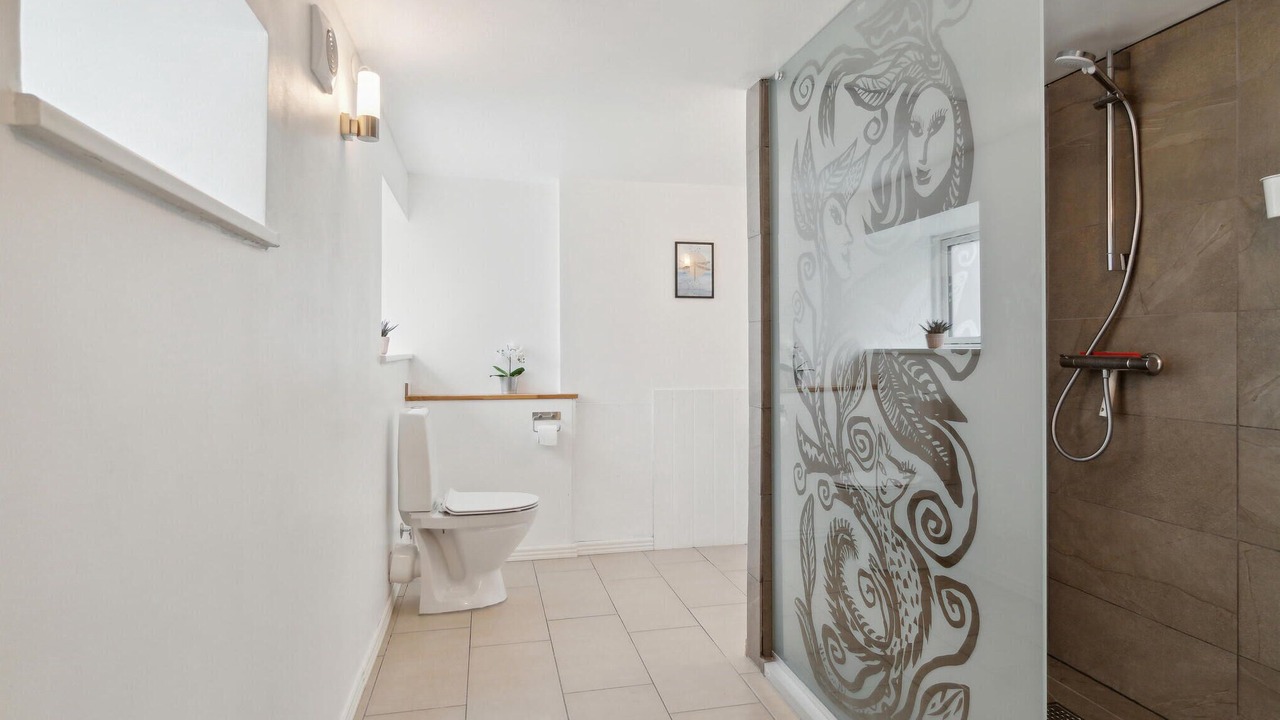 Photo of Bathroom in Follenslev