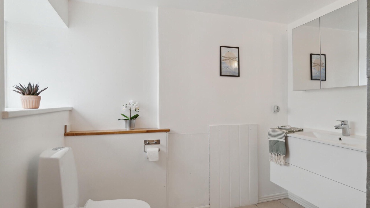 Photo of Bathroom in Follenslev