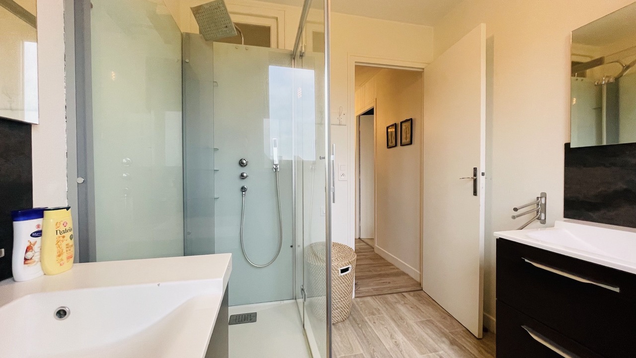 Photo of Bathroom in Cotentin Peninsula