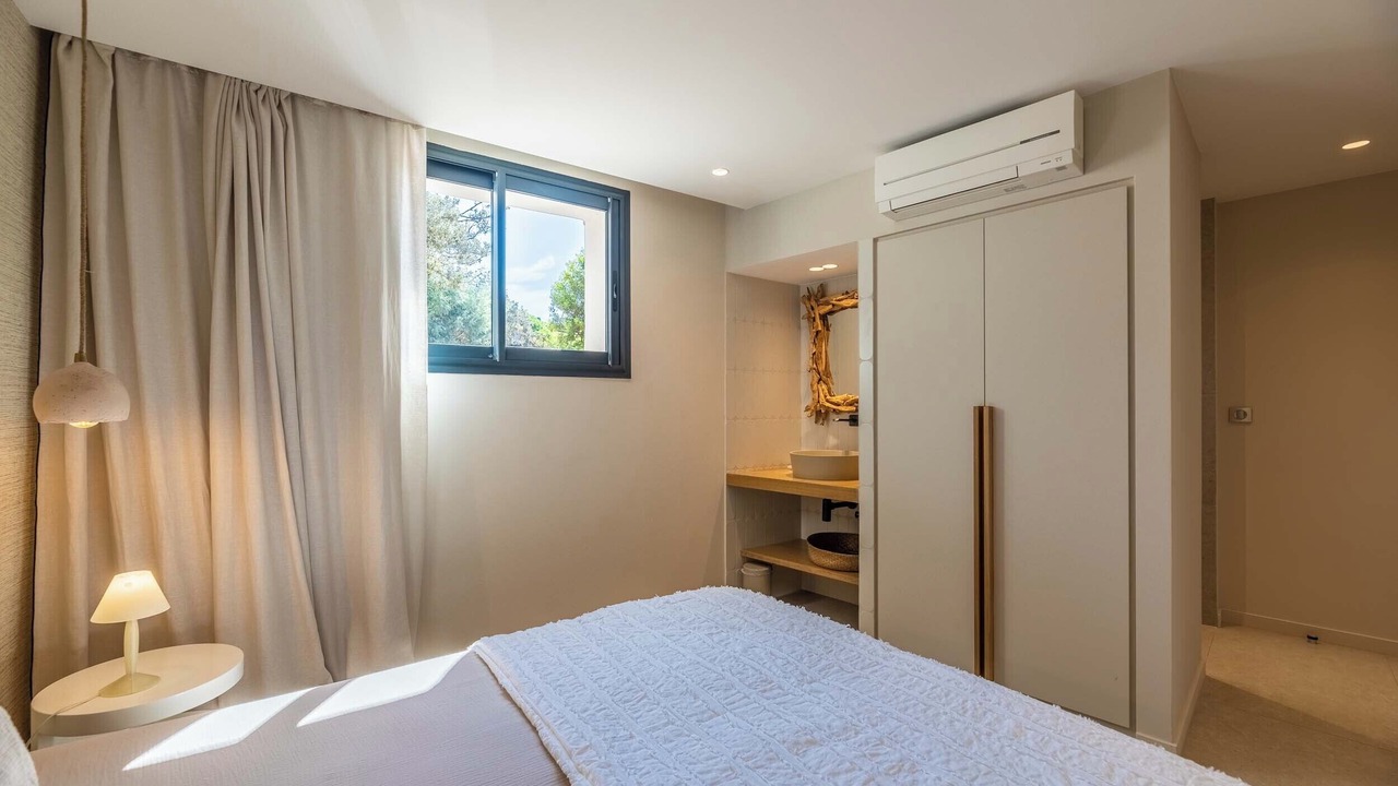 Photo of Bedroom in Cala Rossa