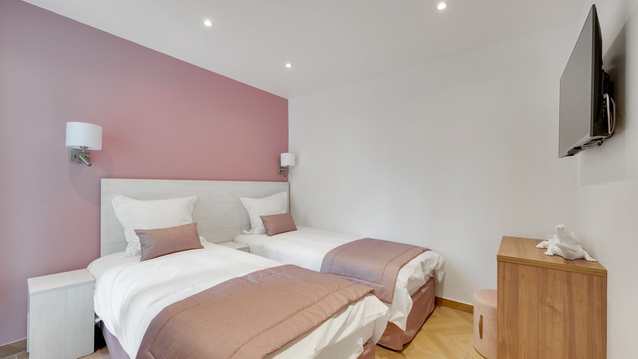 Photo of Bedroom in Pere Lachaise