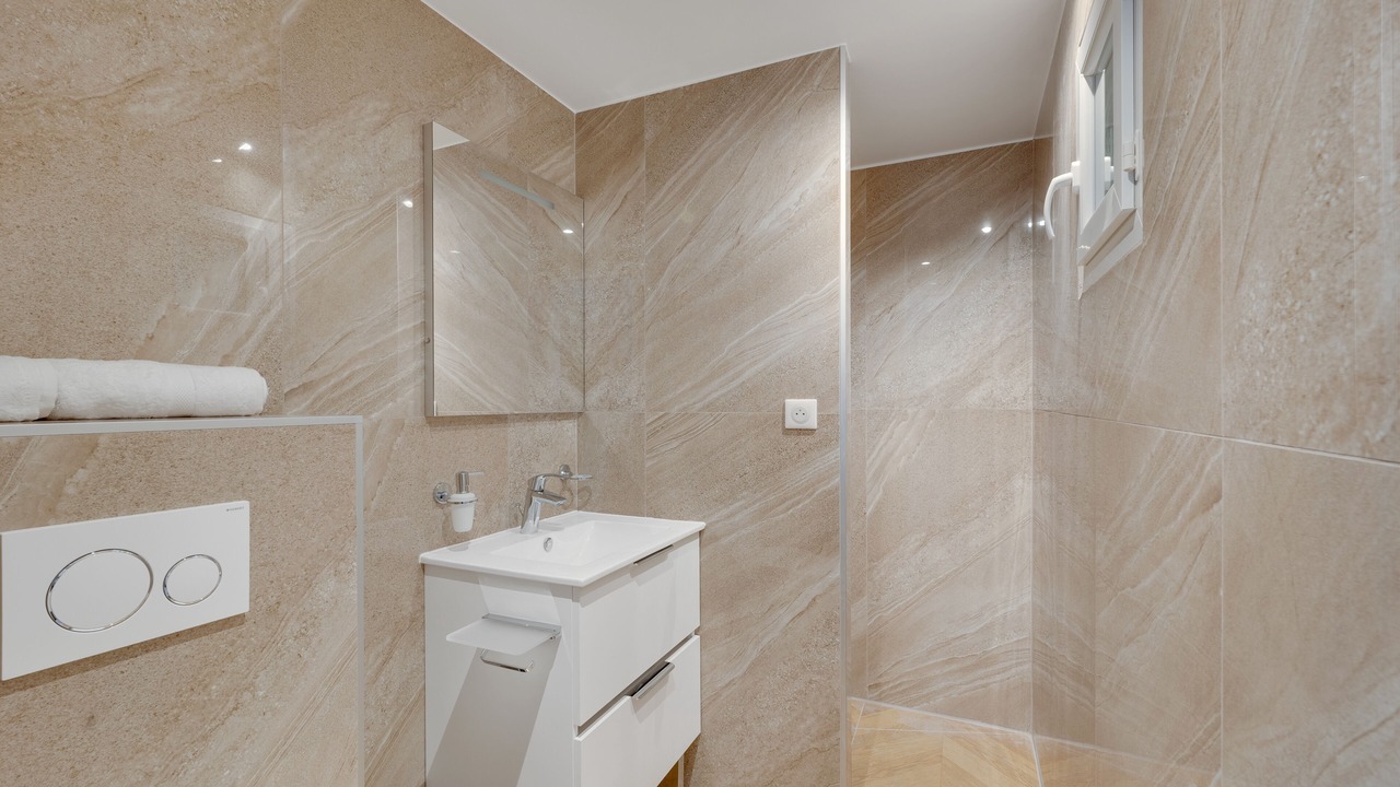 Photo of Bathroom in Pere Lachaise