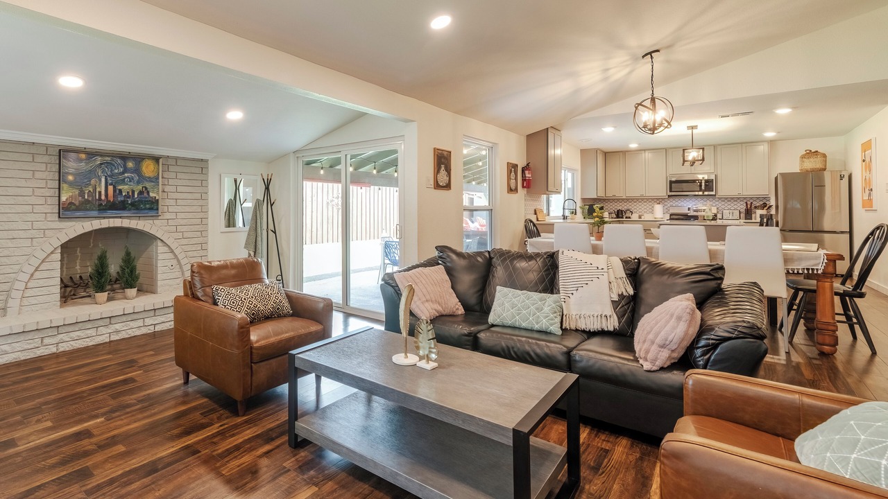 Photo of Livingroom in The Colony