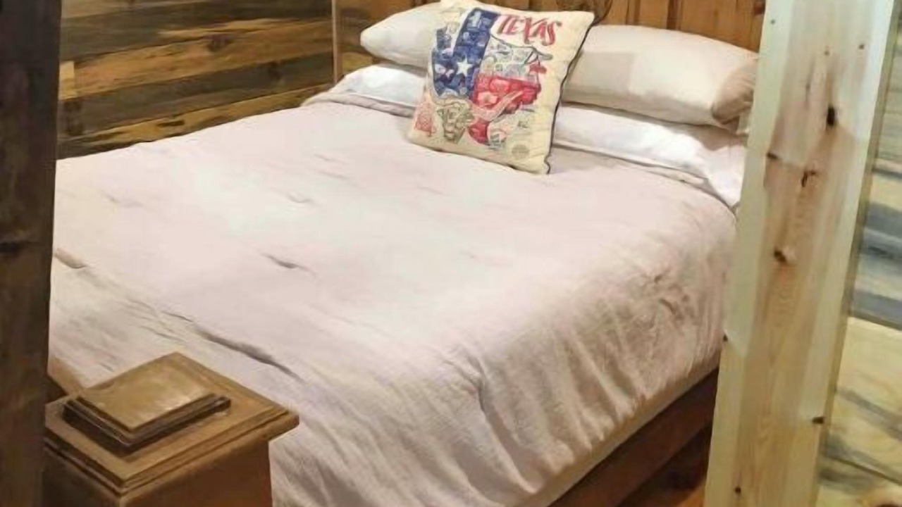 Photo of Bedroom in Karnack