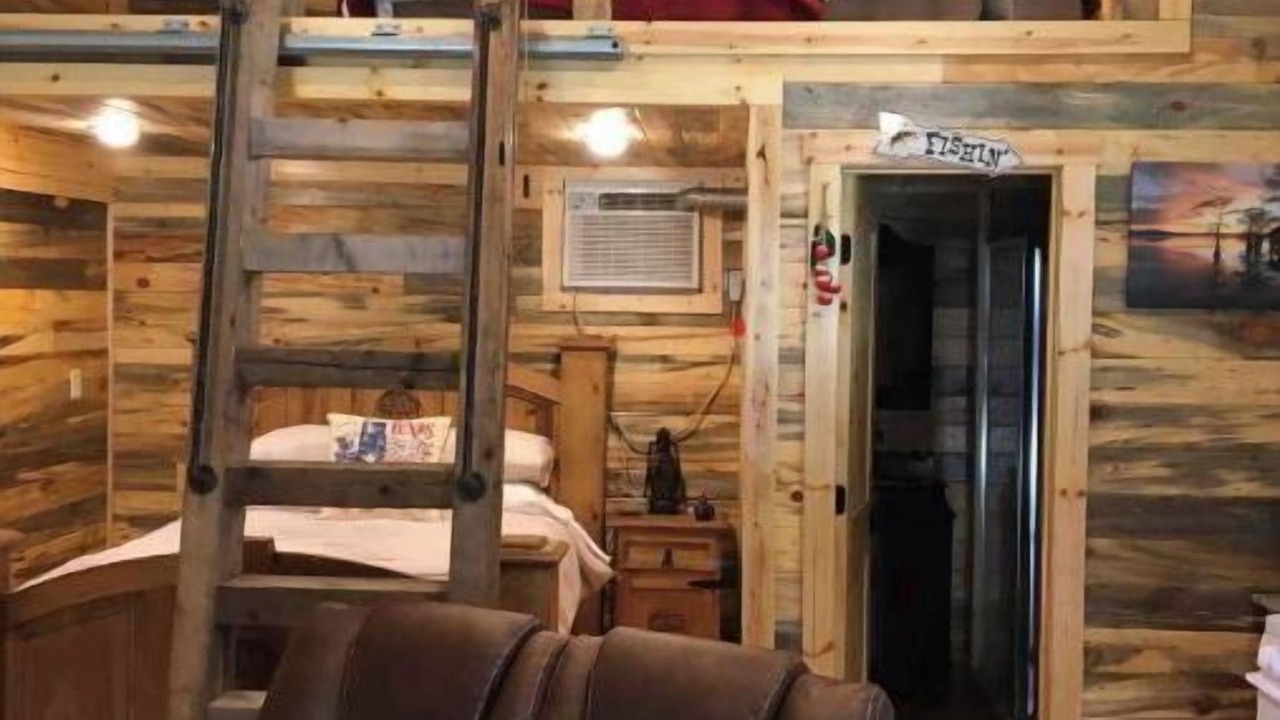 Photo of Bedroom in Karnack