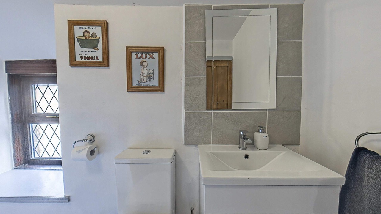 Photo of Bathroom in Cwmtirmynach