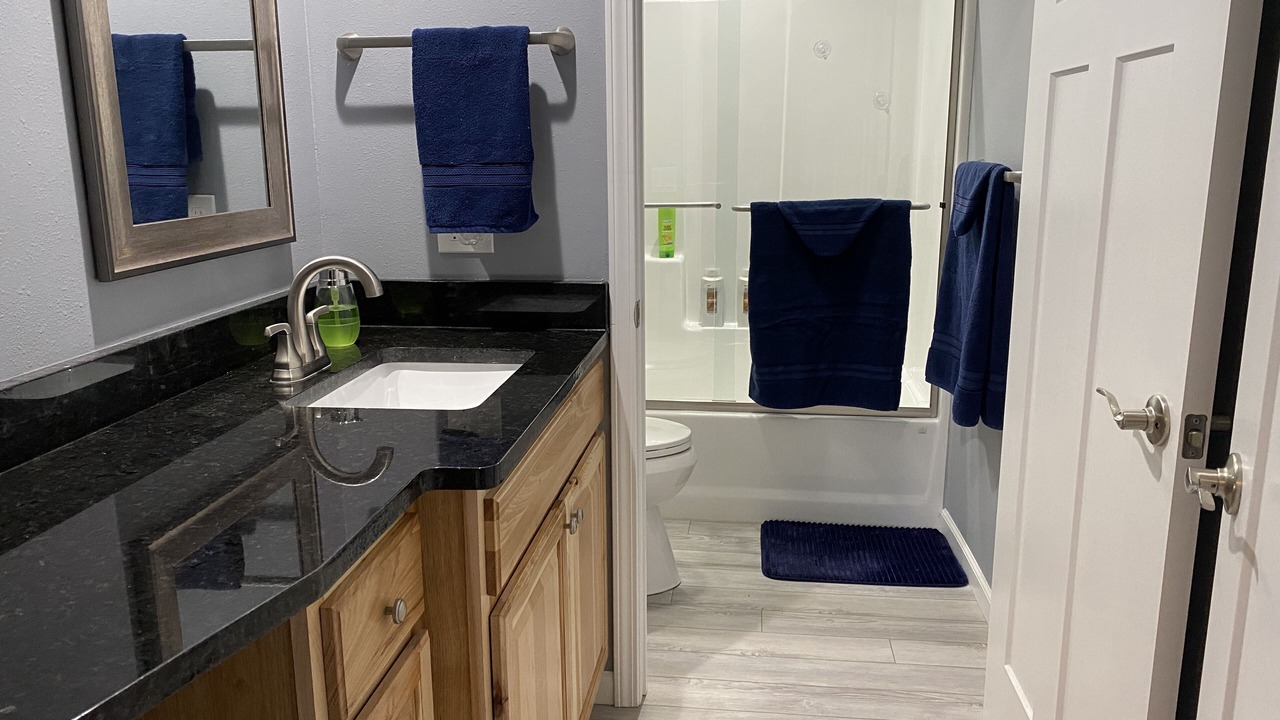 Photo of Bathroom in Lakeview
