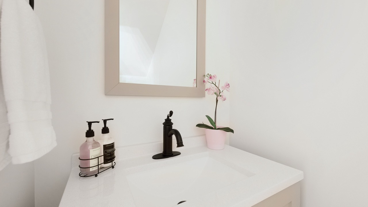 Photo of Bathroom in Hurwood Heights