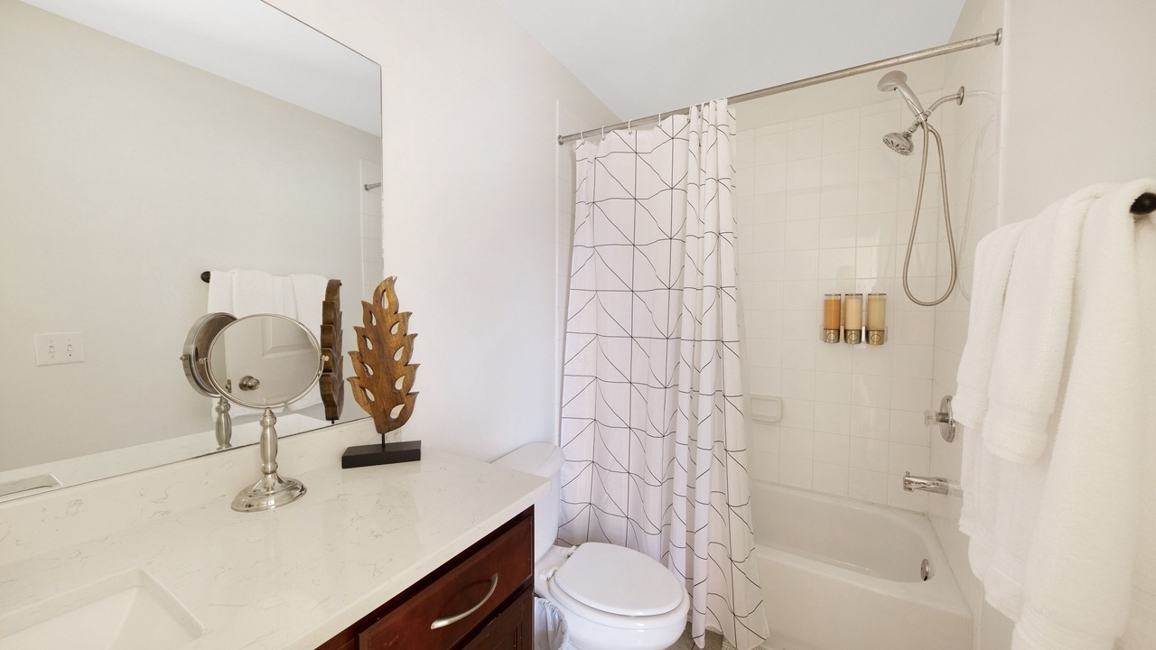 Photo of Bathroom in Hurwood Heights