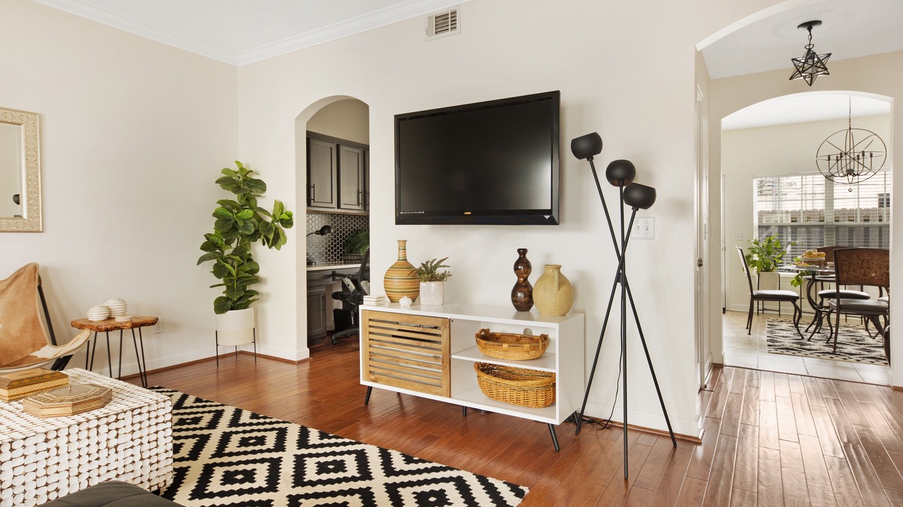 Photo of Livingroom in Hurwood Heights